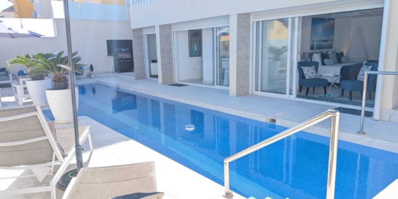 Terrace in villa for sale in Villamartin