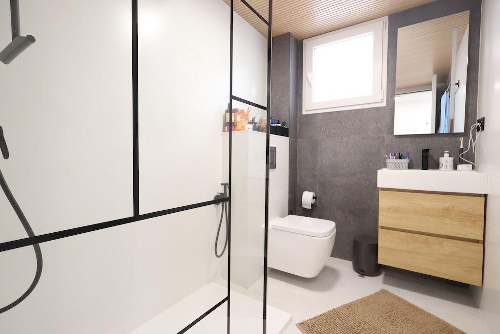Bedroom in apartment for sale in Pilar de La Horadada
