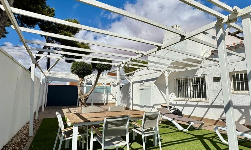 Terrace in villa for sale in Torrevieja