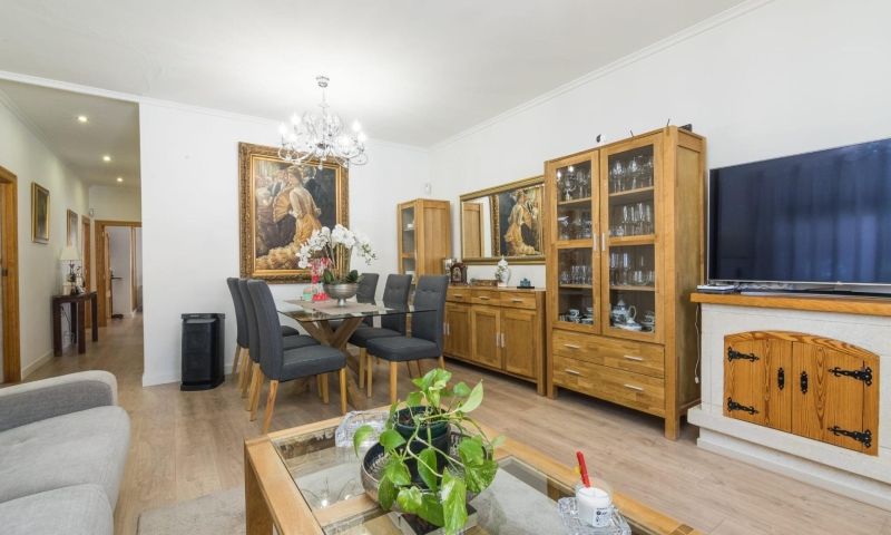 Bathroom in villa for sale in Elche