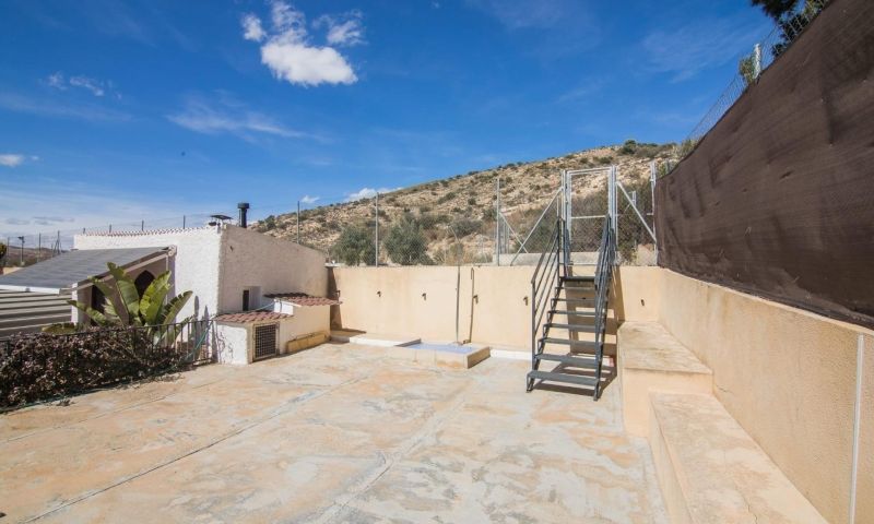 Dining area in villa for sale in Elche