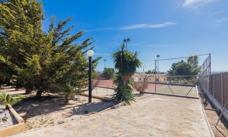 Bedrooms: 3, Bathrooms: 2, Villa in Elche, Alicante, Spain