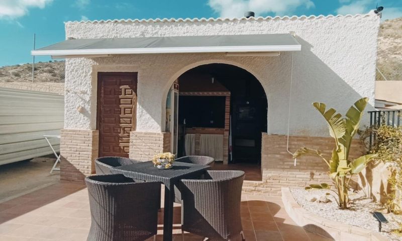 Master bedroom in villa for sale in Elche