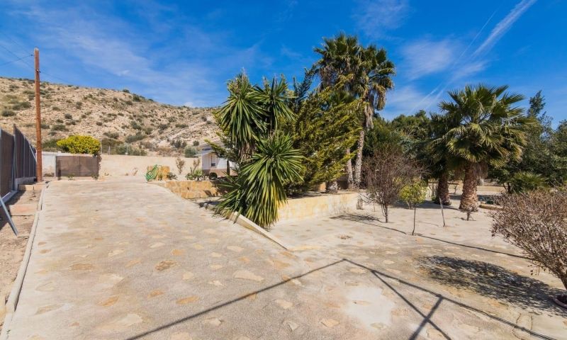 Bedrooms: 3, Bathrooms: 2, Villa in Elche, Alicante, Spain
