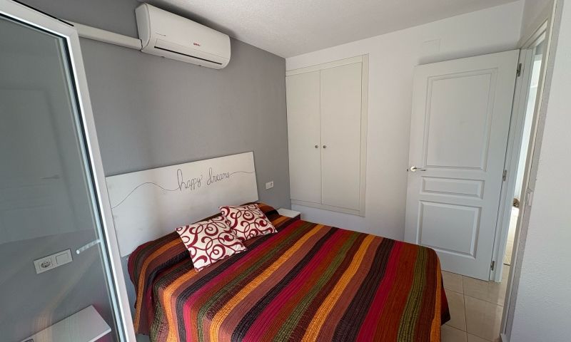 Bedroom in duplex for sale in Torrevieja
