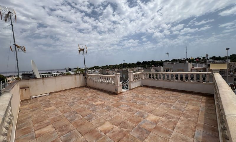 Bedroom in duplex for sale in Torrevieja