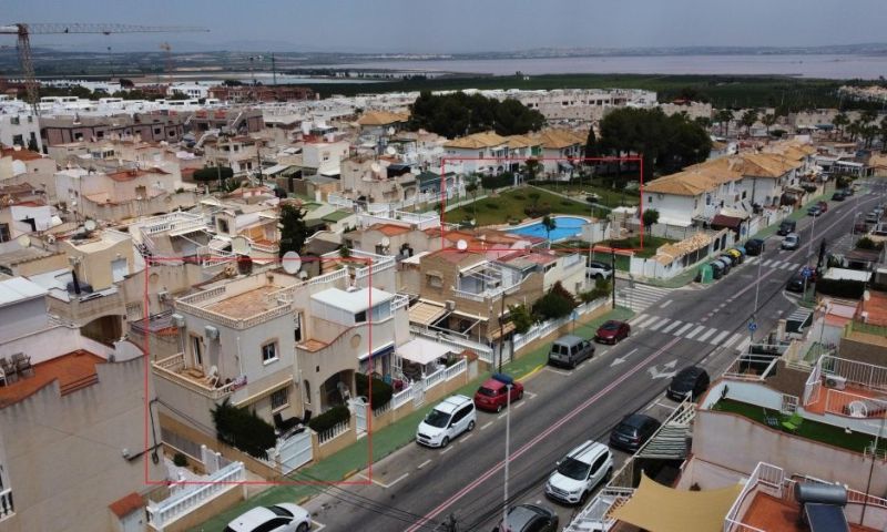 Discover this bright and cozy townhouse located in one of the most sought-after areas of Torrevieja,