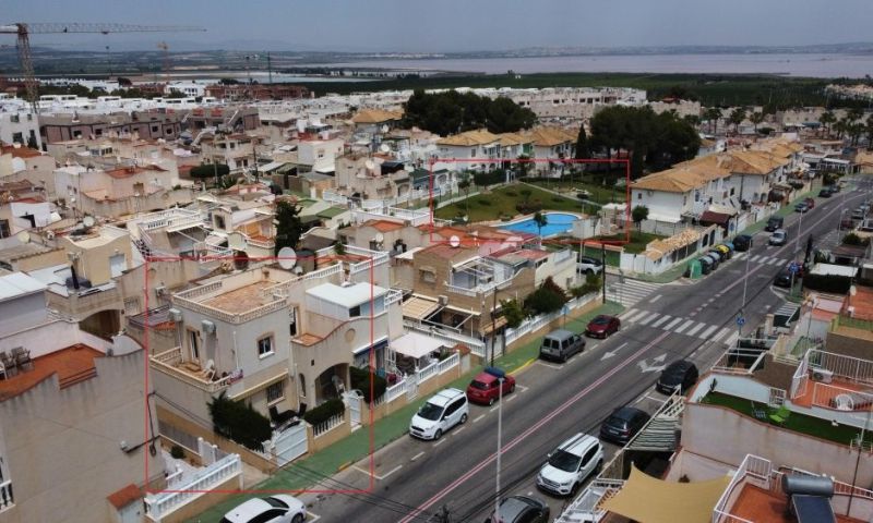 Garden in duplex for sale in Torrevieja