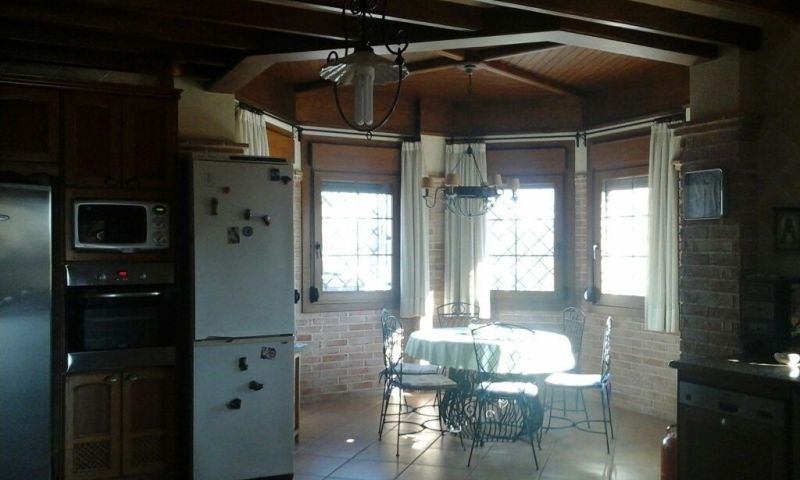 Master bedroom in villa for sale in Elche