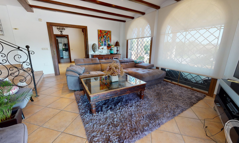 Bedroom in villa for sale in Elche