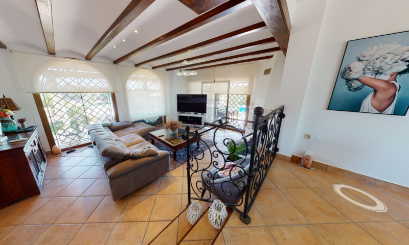 Pool area in villa for sale in Elche