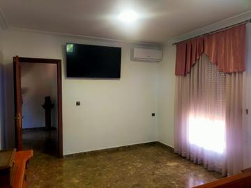 Terrace in villa for sale in Elche
