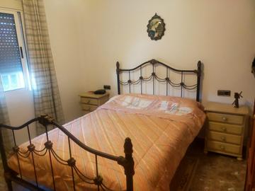Pool area in villa for sale in Elche