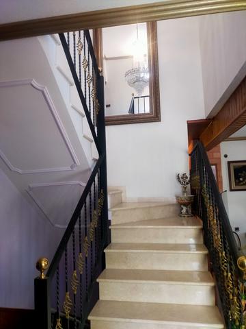 Terrace in villa for sale in Elche