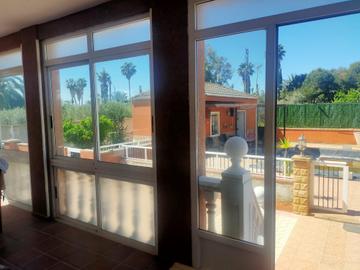 Pool area in villa for sale in Elche