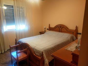 Bedroom in villa for sale in Elche