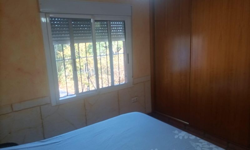 Bedroom in villa for sale in Elche