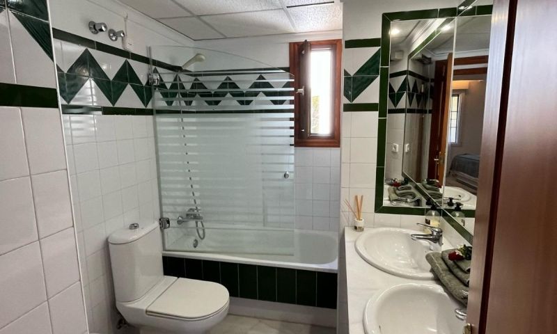 Bathroom in apartment for sale in Torrevieja