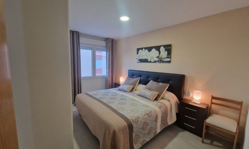 Master bedroom in apartment for sale in Torrevieja