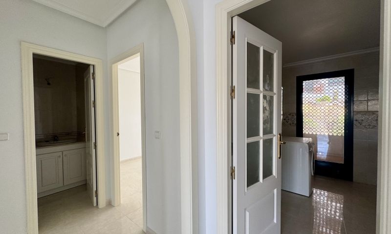 Bedroom in apartment for sale in Orihuela Costa