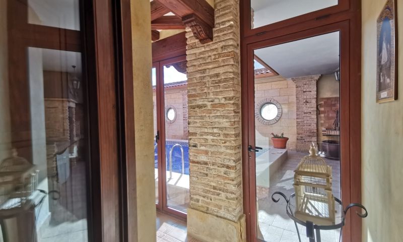 Bathroom in villa for sale in Orihuela