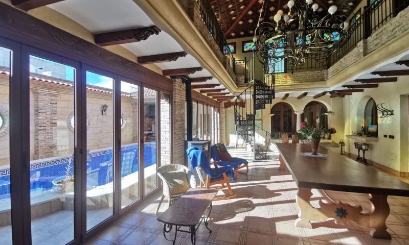 Terrace in villa for sale in Orihuela