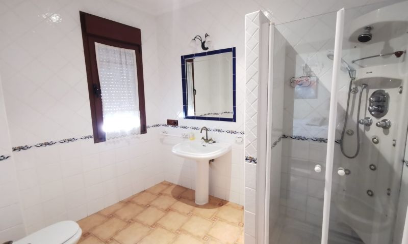 Bedroom in villa for sale in Orihuela