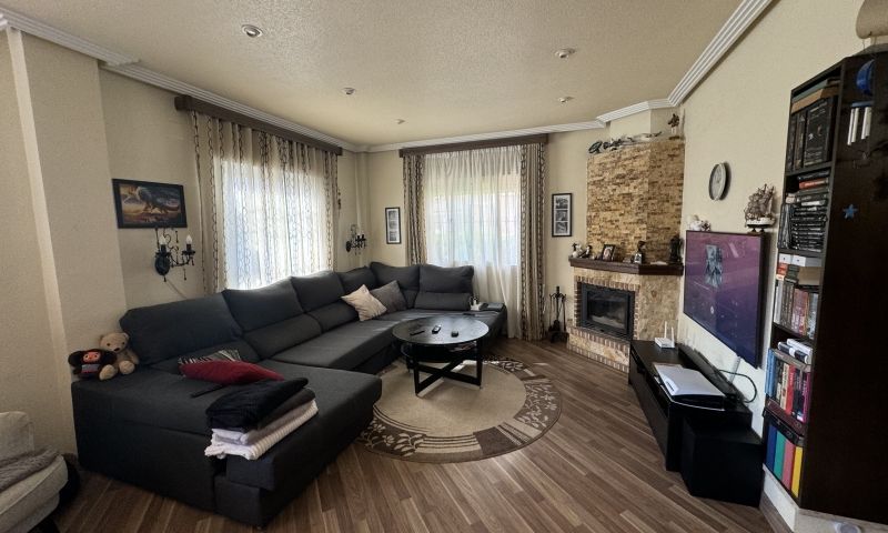 Garden in villa for sale in Orihuela Costa