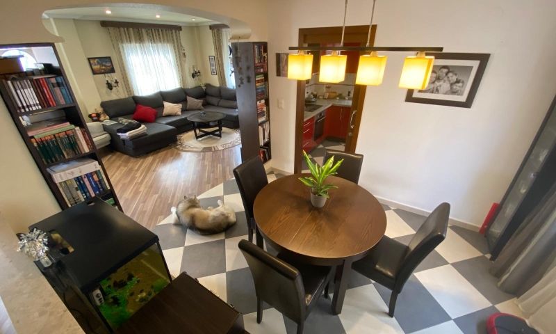 Dining area in villa for sale in Orihuela Costa