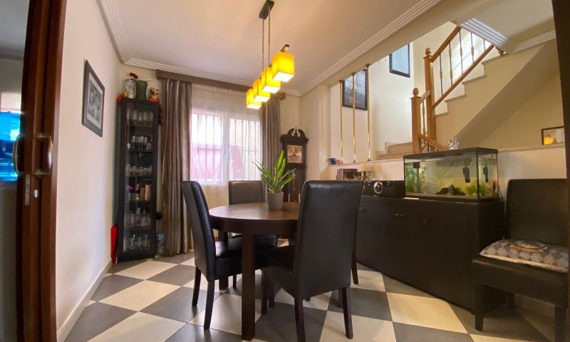 Bedroom in villa for sale in Orihuela Costa