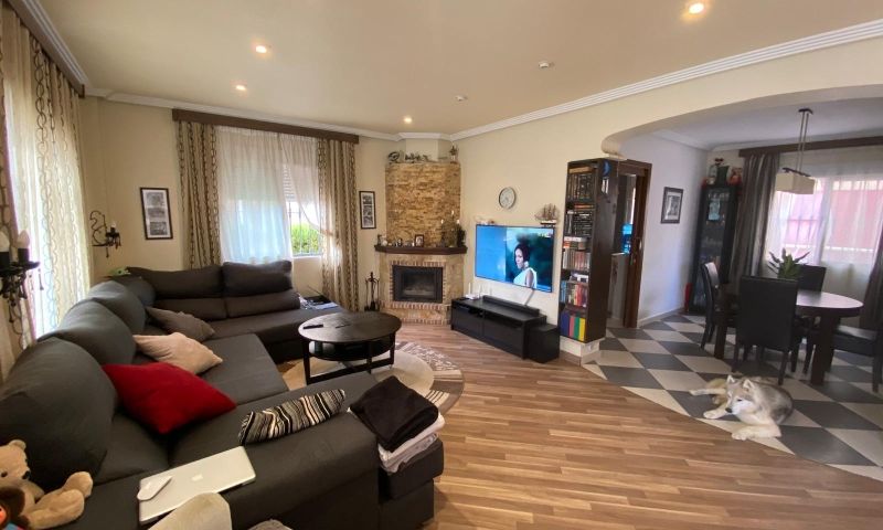 Terrace in villa for sale in Orihuela Costa