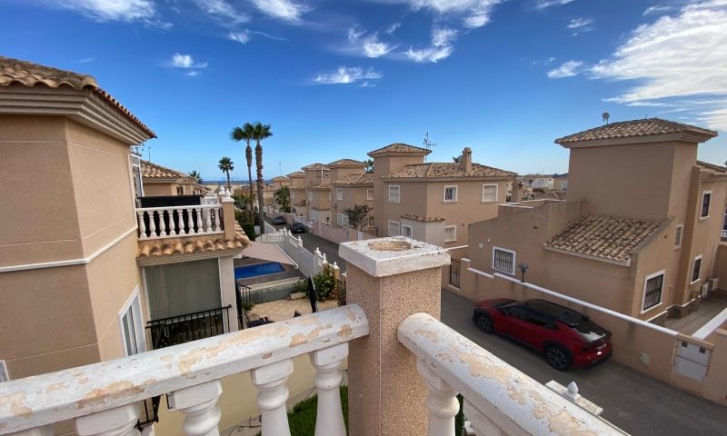 Garden in villa for sale in Orihuela Costa