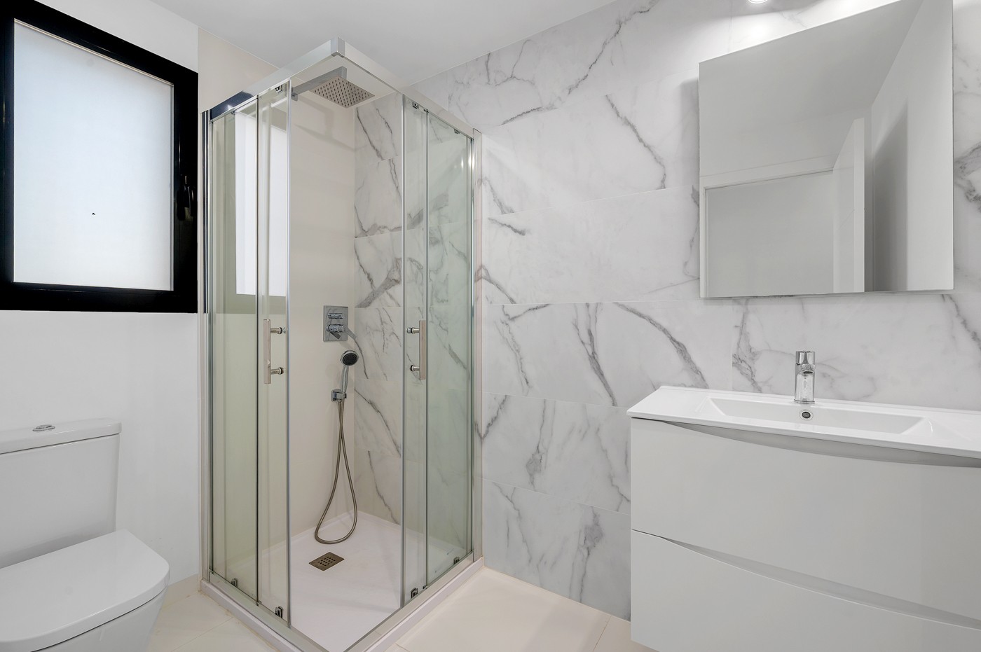 Bathroom in apartment for sale in San Miguel de Salinas