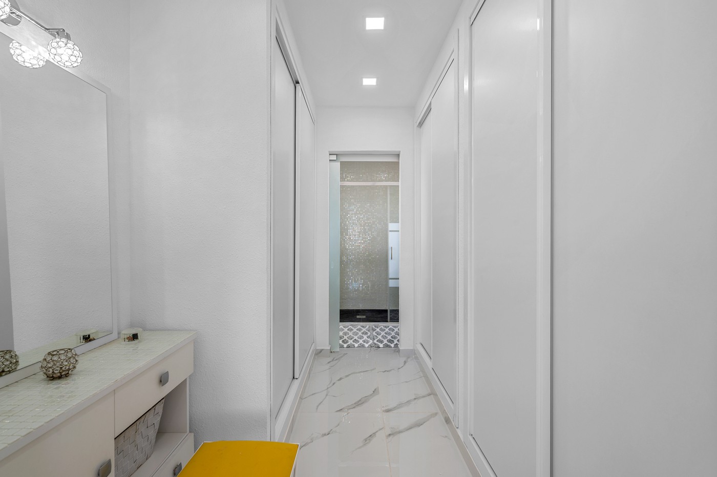 Bathroom in villa for sale in Almoradi