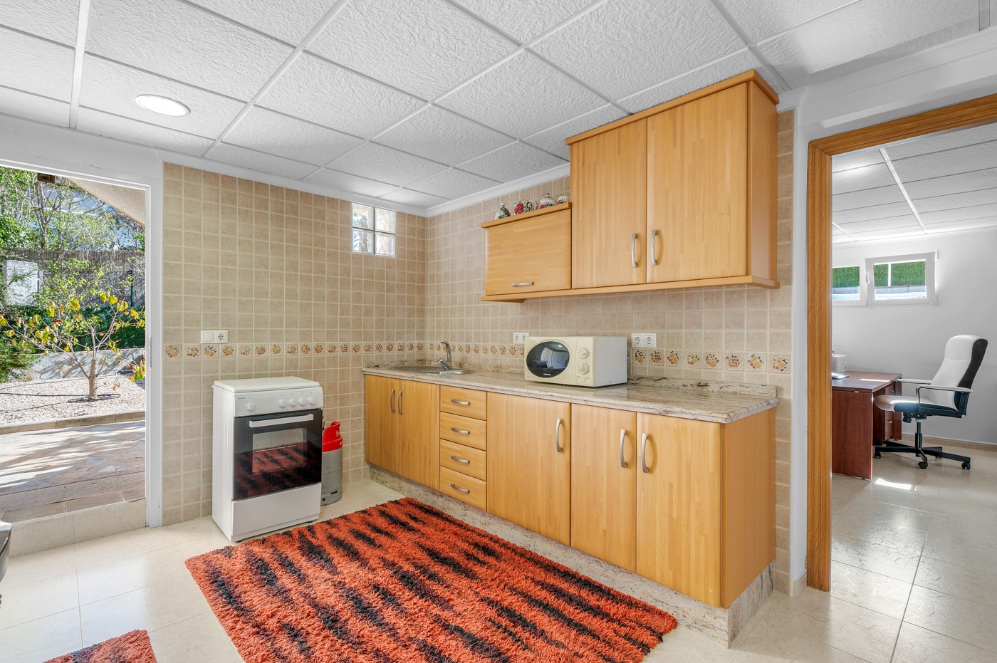 Master bedroom in villa for sale in Almoradi