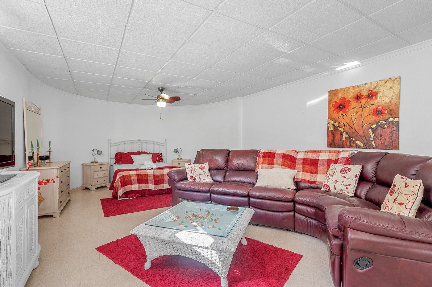 Bedroom in villa for sale in Almoradi