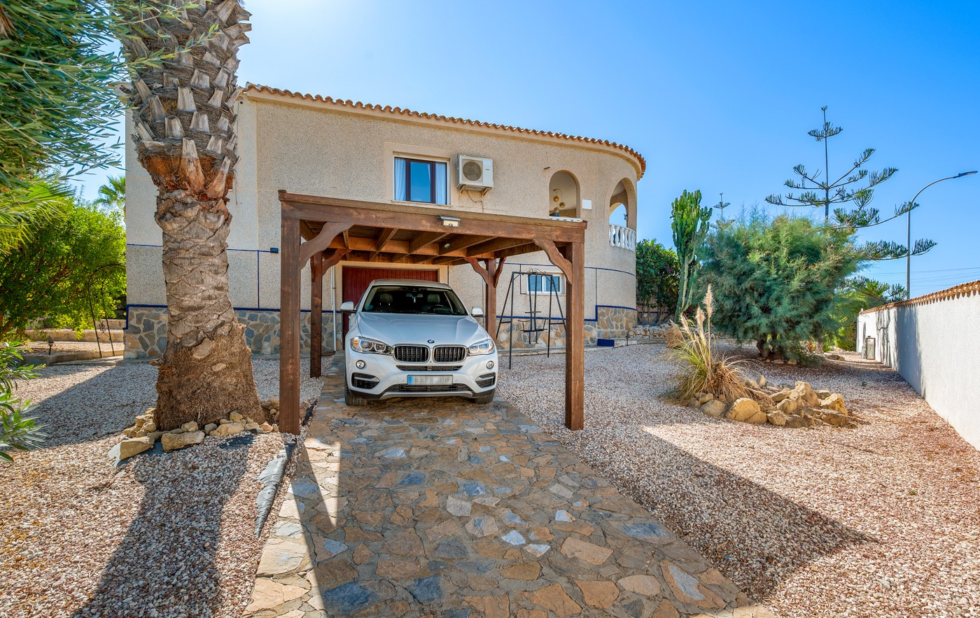 Terrace in villa for sale in Almoradi