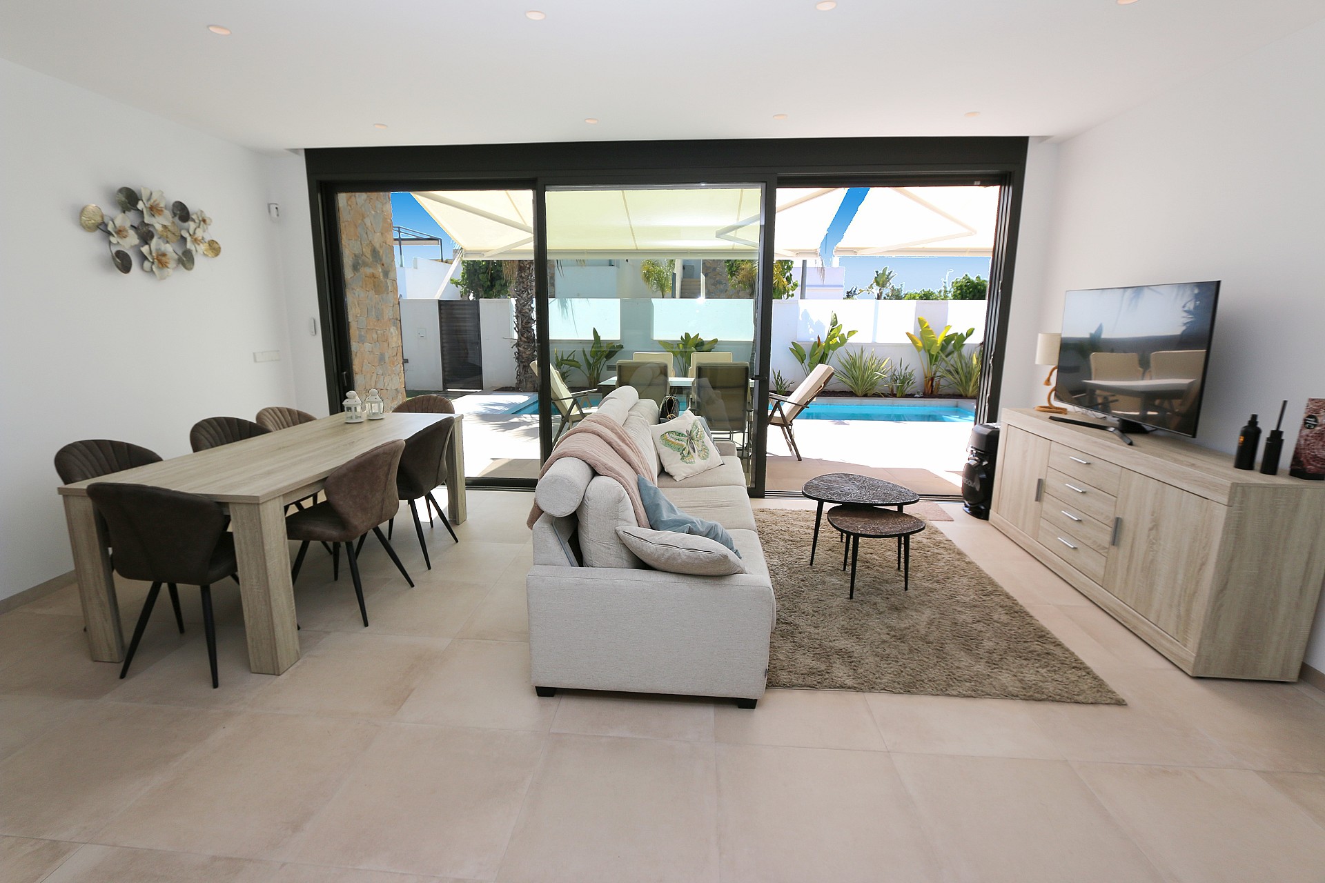 Pool area in villa for sale in Pilar de La Horadada
