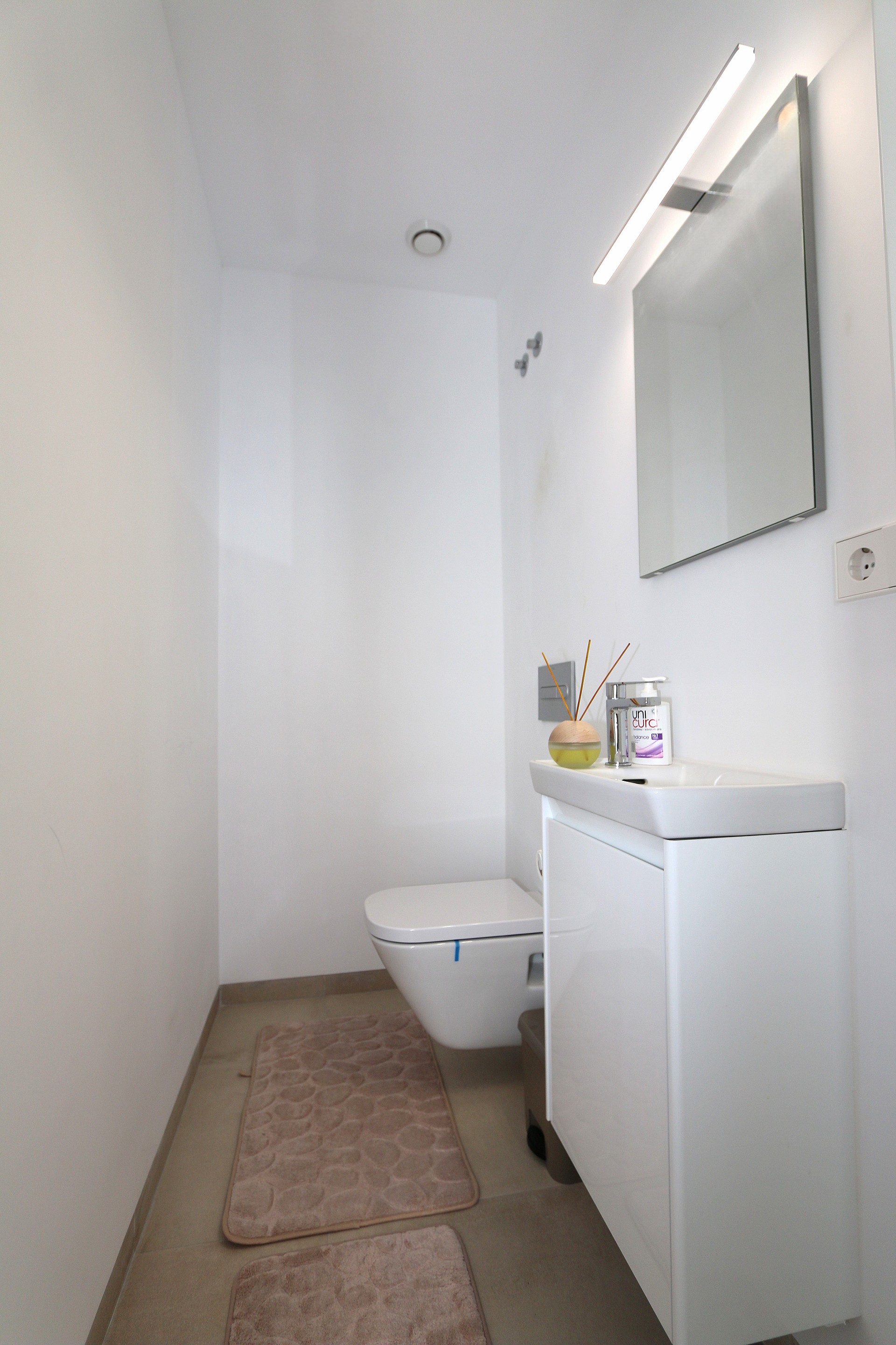 Bedroom in villa for sale in Pilar de La Horadada