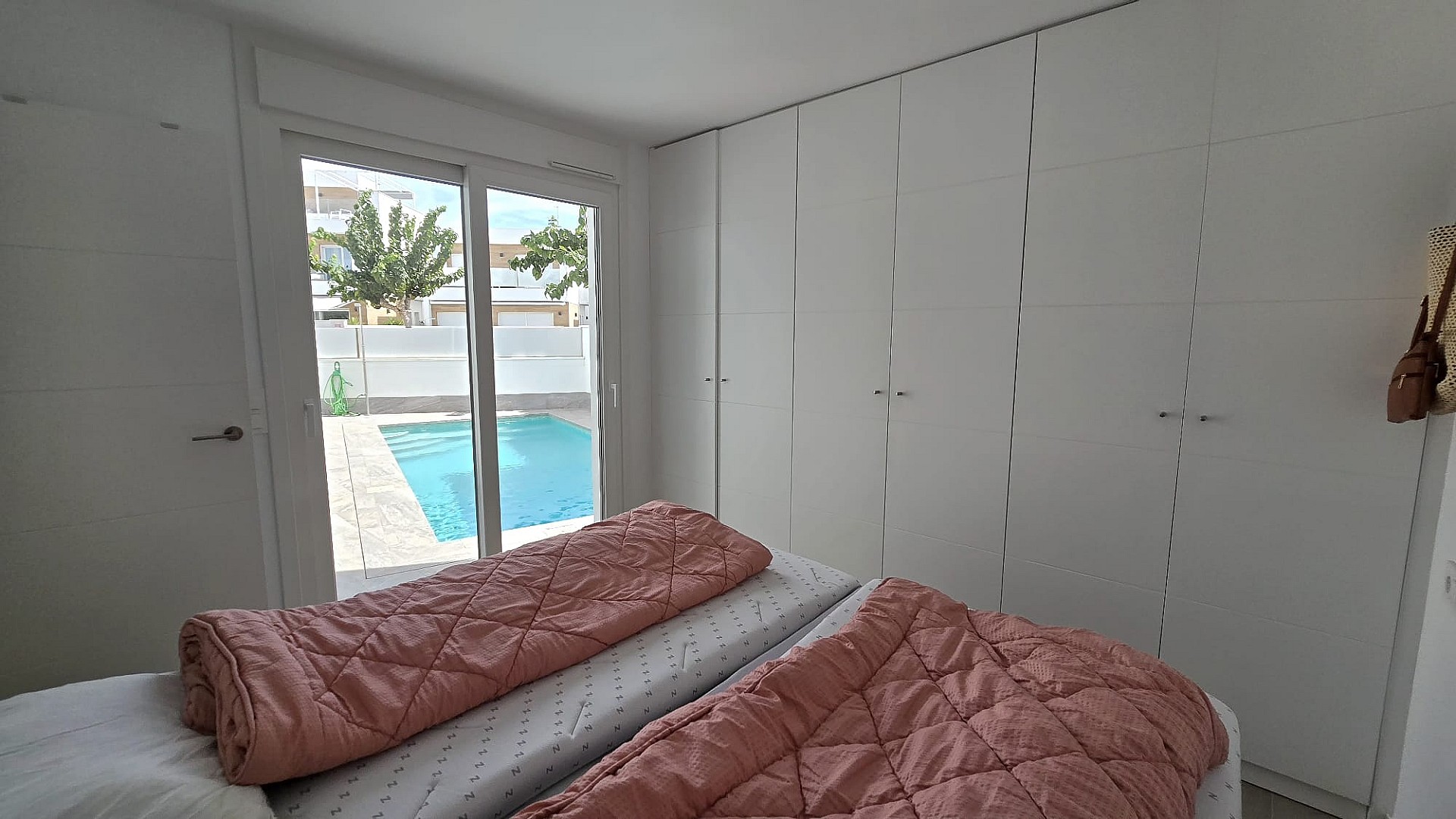 Bathroom in villa for sale in San Pedro del Pinatar