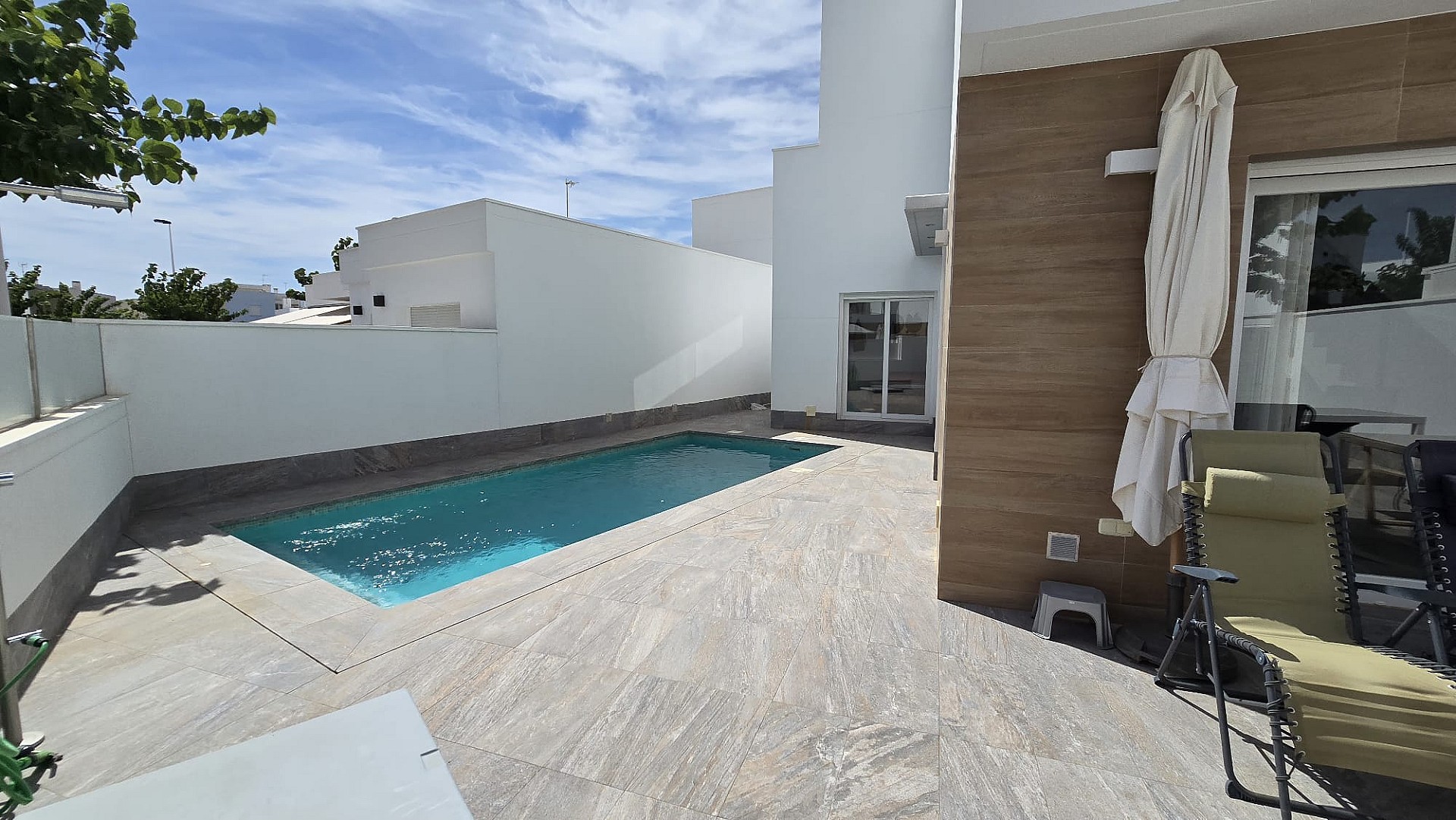 Terrace in villa for sale in San Pedro del Pinatar