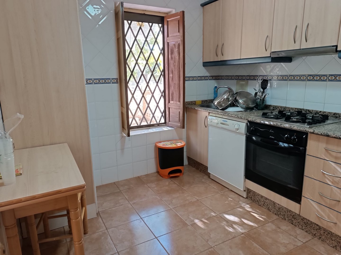 Master bedroom in villa for sale in Yecla