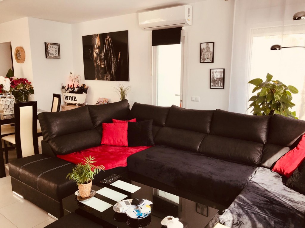 Dining area in villa for sale in Ciudad Quesada
