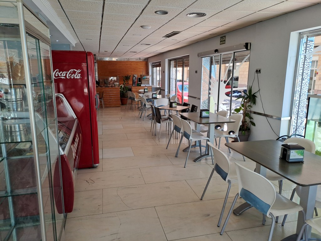 Living room in commercial for sale in La Mata