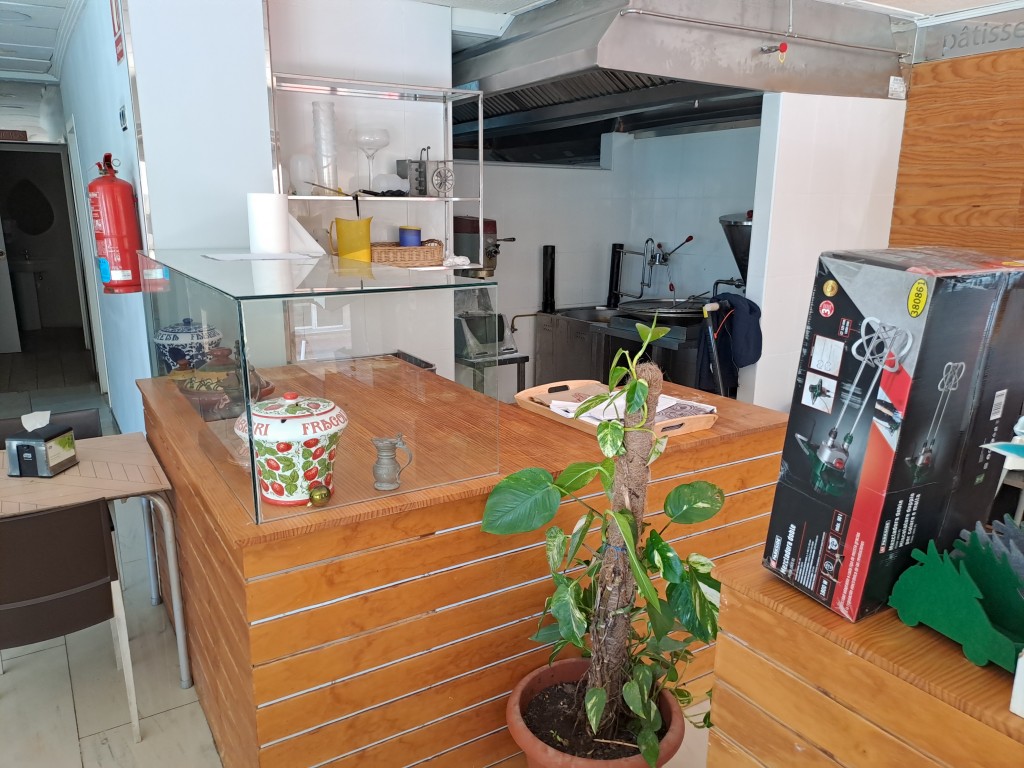 Garden in commercial for sale in La Mata