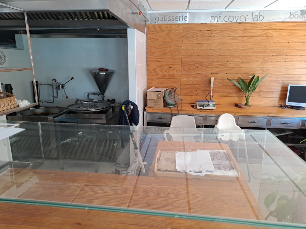 Dining area in commercial for sale in La Mata