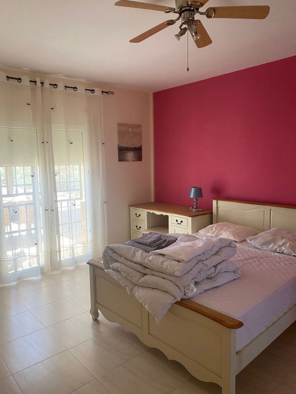 Bedroom in villa for sale in Urcal