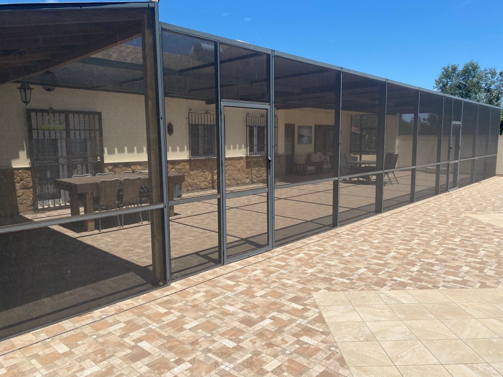 Pool area in villa for sale in Urcal