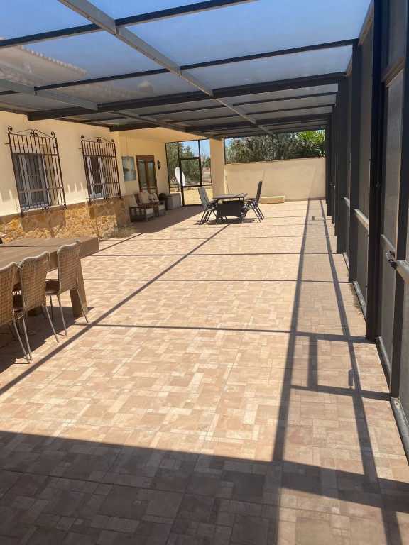 Garden in villa for sale in Urcal