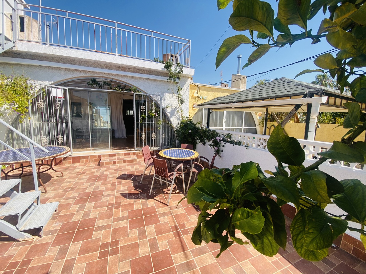 Living room in bungalow for sale in Playa Flamenca